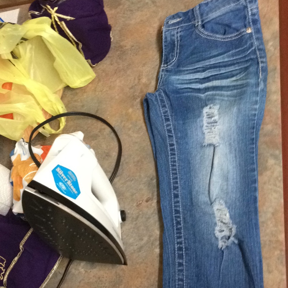 Distressed capris - Picture 2 of 3